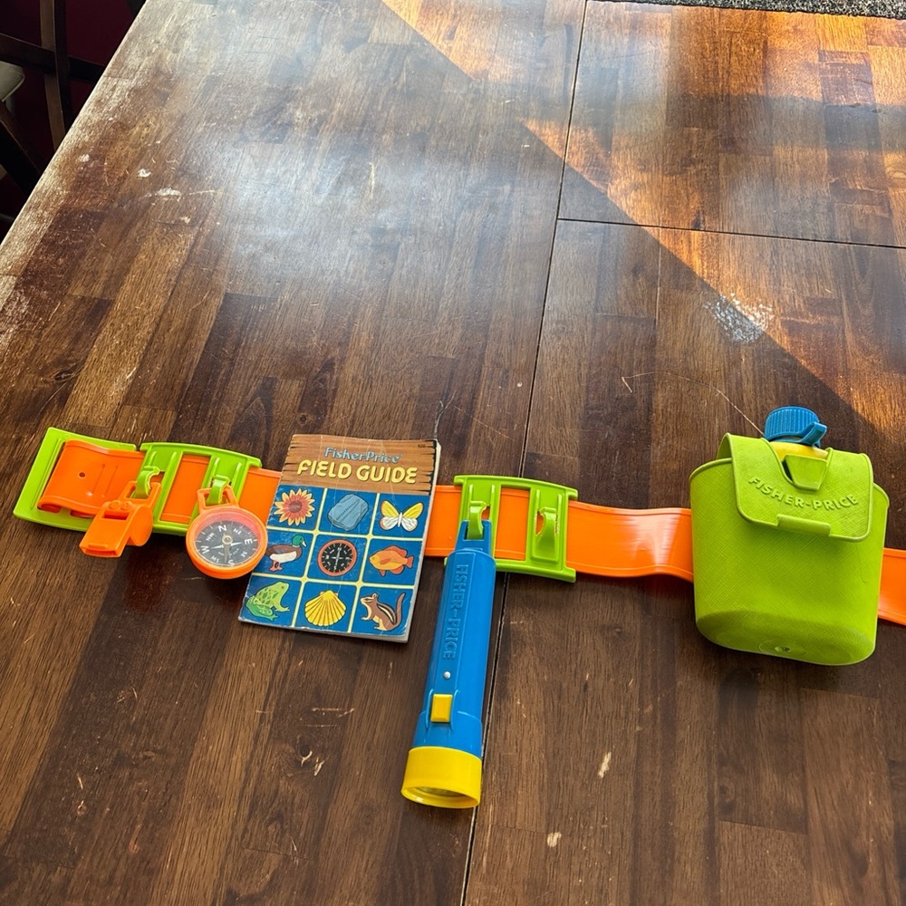 1980 Fisher-Price Explorer's Kit Belt, canteen, whistle, compass, light &guide